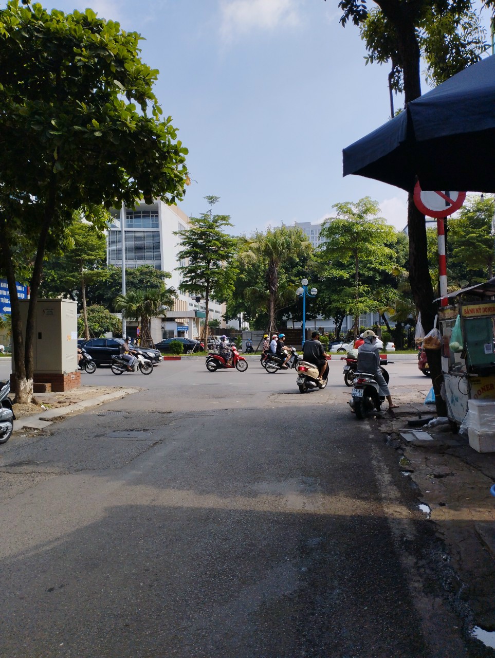 BÁN NHÀ CẦU GIẤY - 5 TẦNG BỀN ĐẸP, Ở NGAY - TẶNG NỘI THẤT - SÁT PHỐ - ÔTÔ QUA - TIỆN ÍCH - 10 TỶ 500