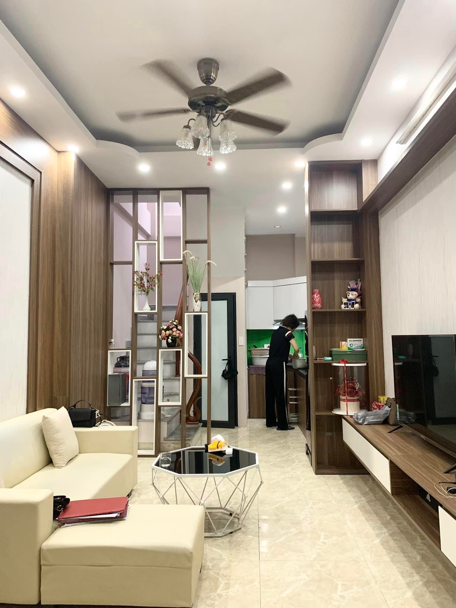Bán nhà Khương Đình, 30m2, 5 tầng, mặt ngõ, full nội thất, 4,2 tỷ.