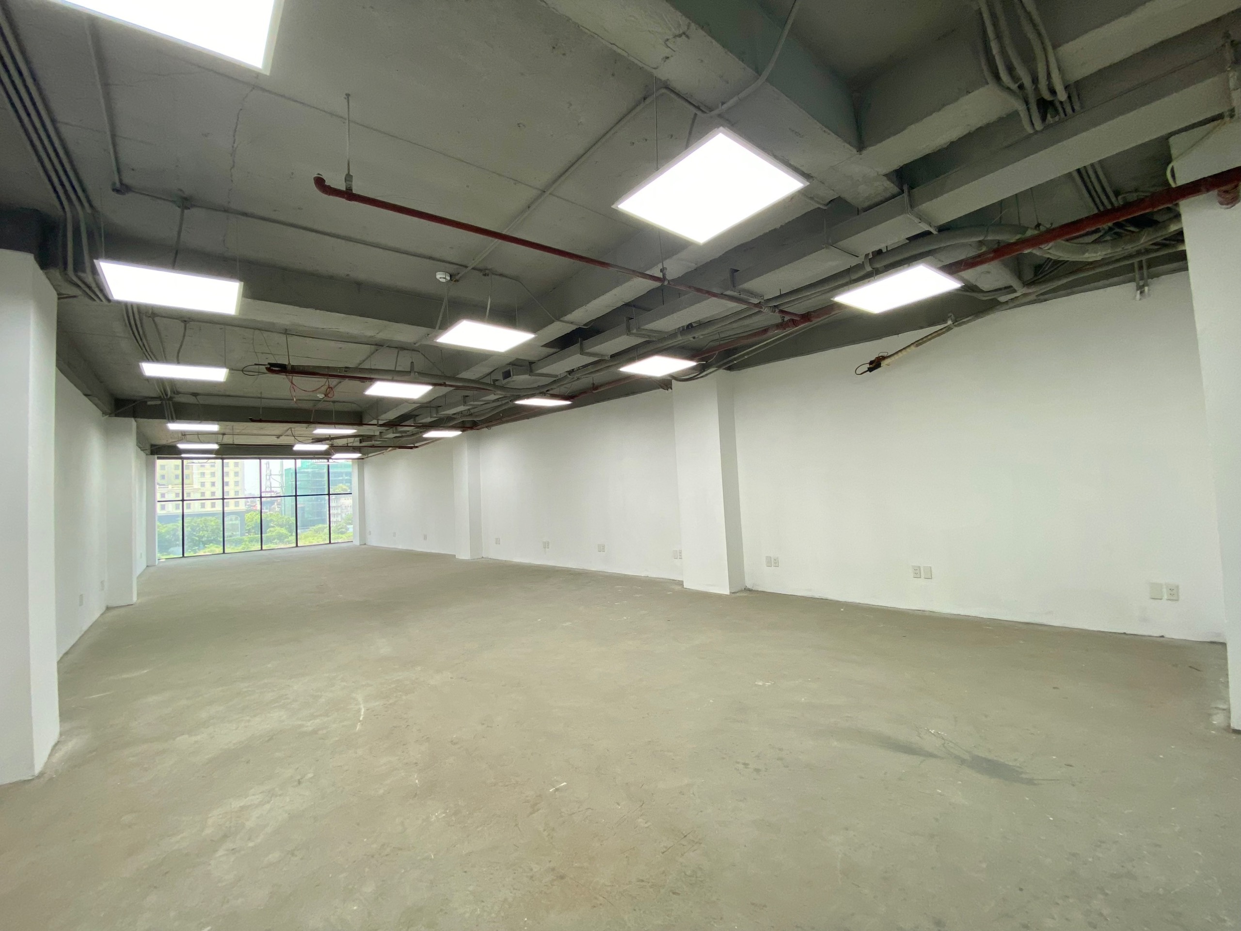 Cho thuê MBKD phố Nguyễn Thái Học-DT 150m2-MT 6m