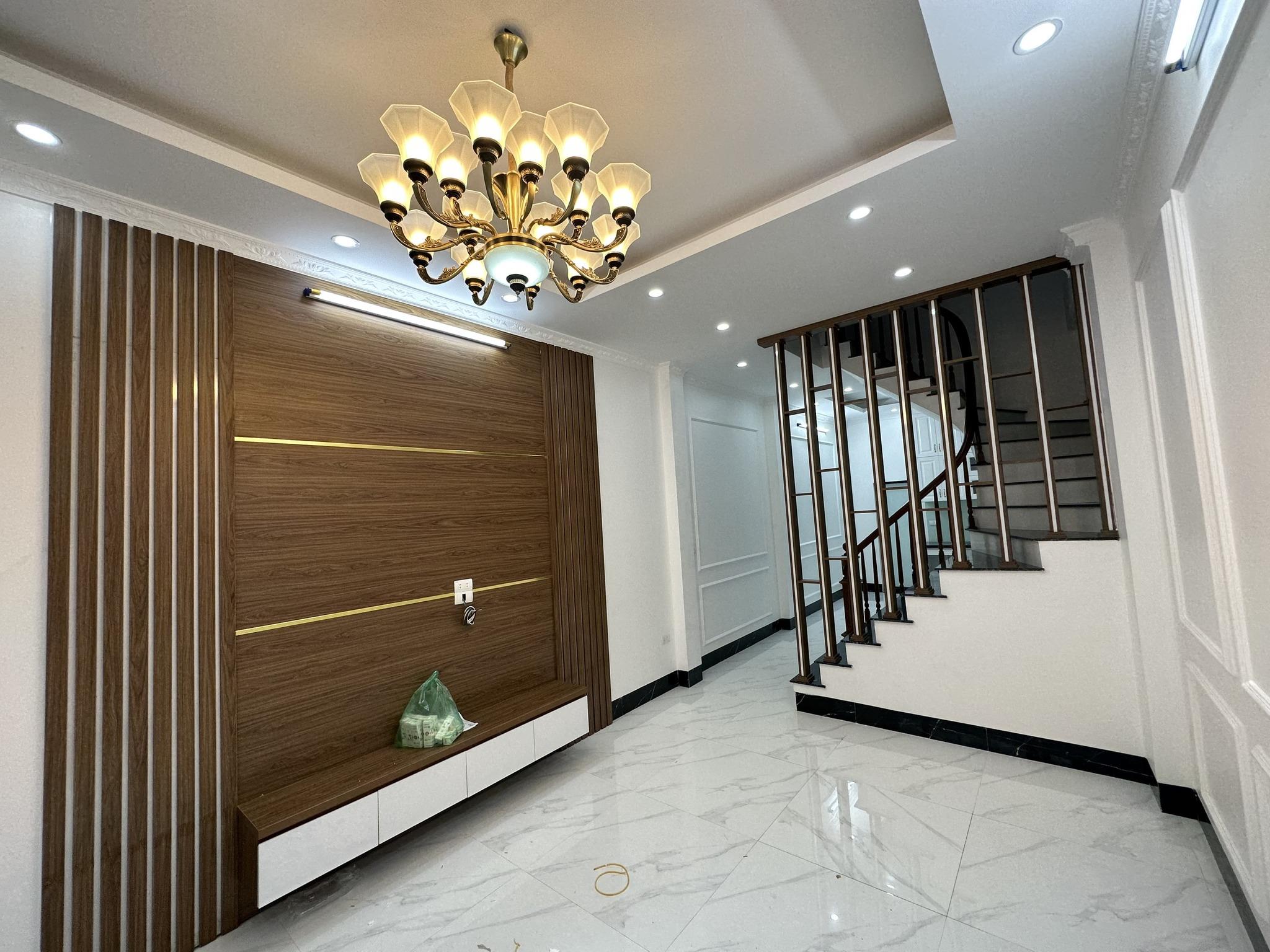 BÁN GẤP NHÀ MINH KHAI-NGÕ NÔNG -THOÁNG-ĐƯỜNG OTO.