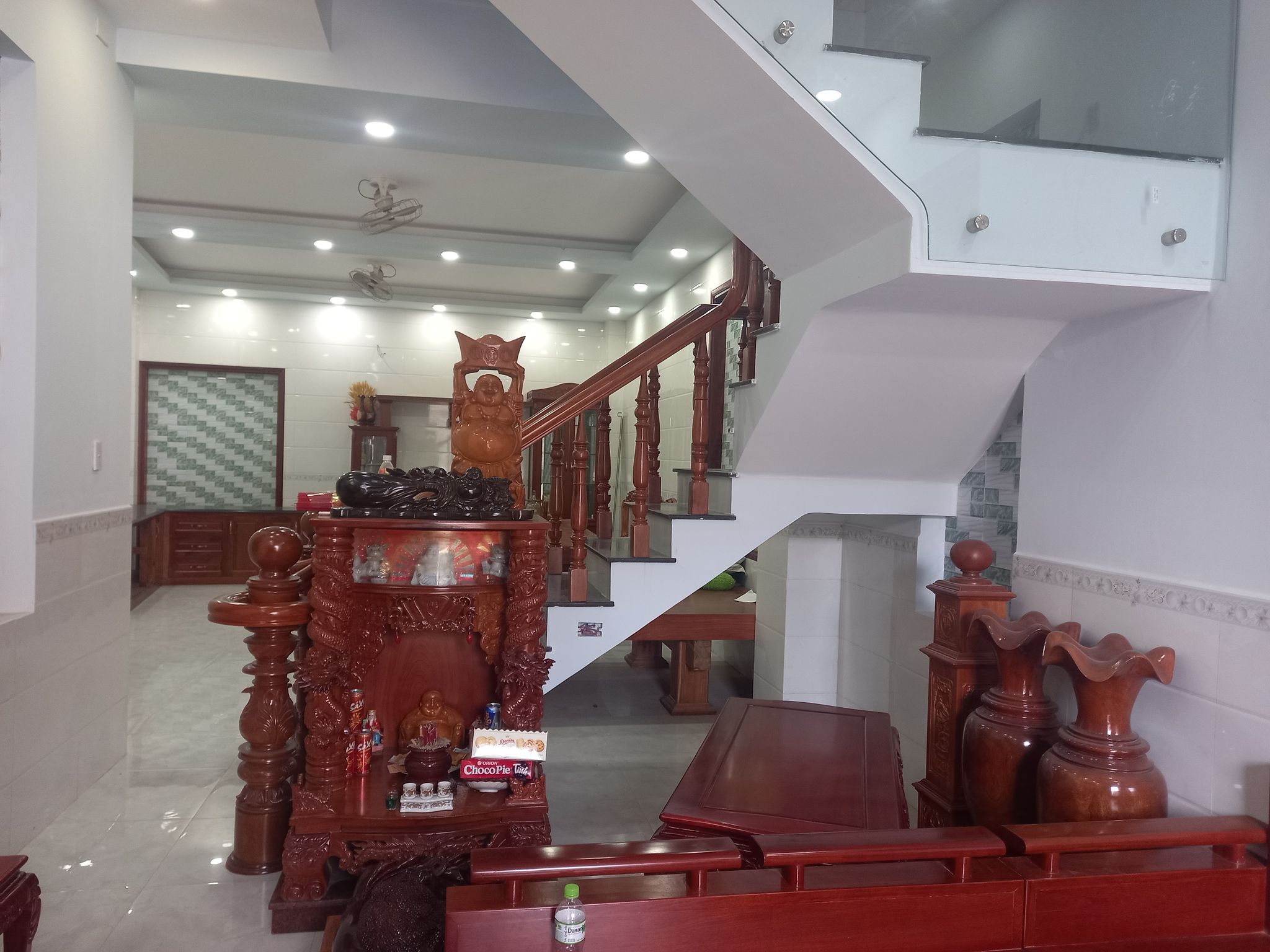 Giá không tưởng-Mặt tiền KD- Gần Vincom Lê Văn Việt-104m2(5*22)-4 tầng .