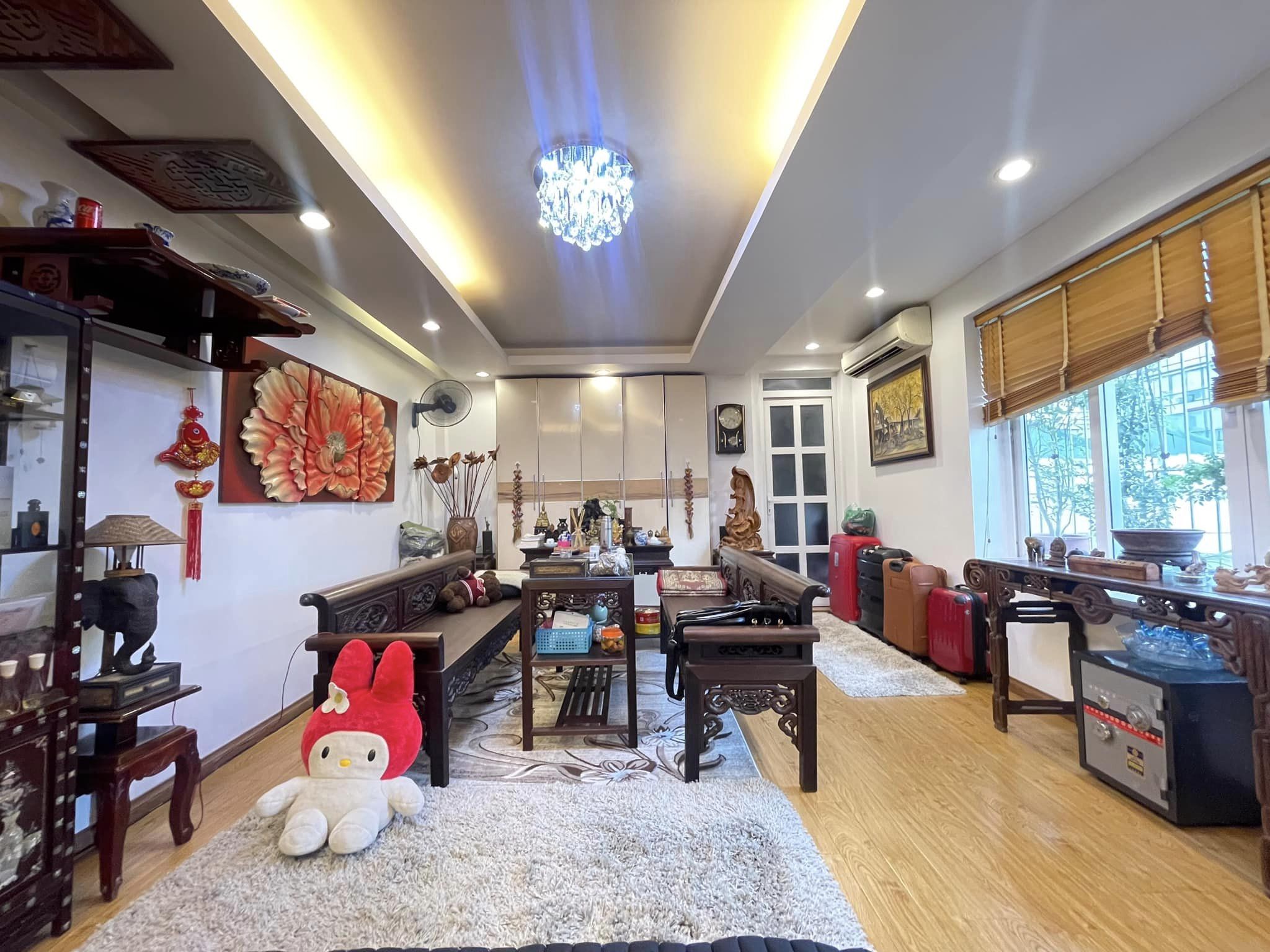 Bán căn hộ mặt phố Nguyễn Khắc Cần 48m2 căn góc full nội thất chỉ 3.2 tỷ sát Hồ Gươm