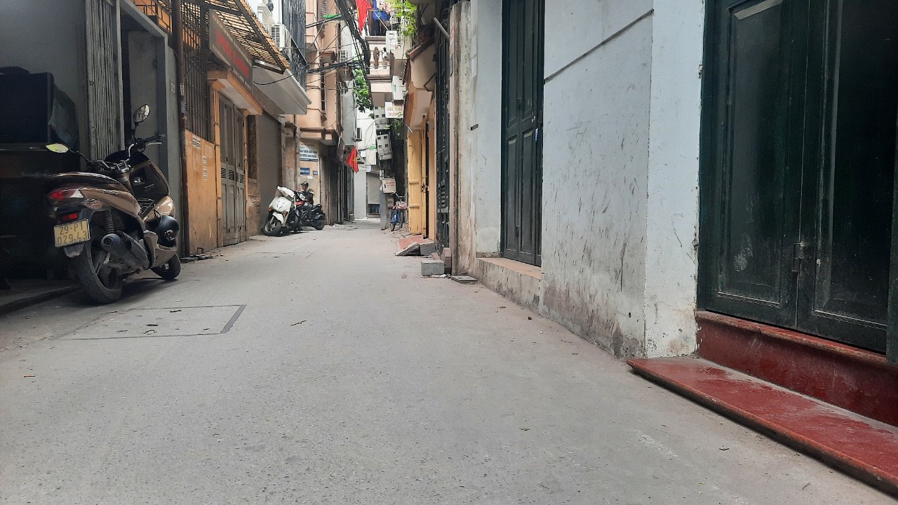 NGẠC NHIÊN CHƯA, NHÀ NGUYỄN KHANG 6 TẦNG 42M2 LÔ GÓC MÀ NHỈNH 4 TỶ ,Ô TÔ 4C CÁCH NHÀ 20M