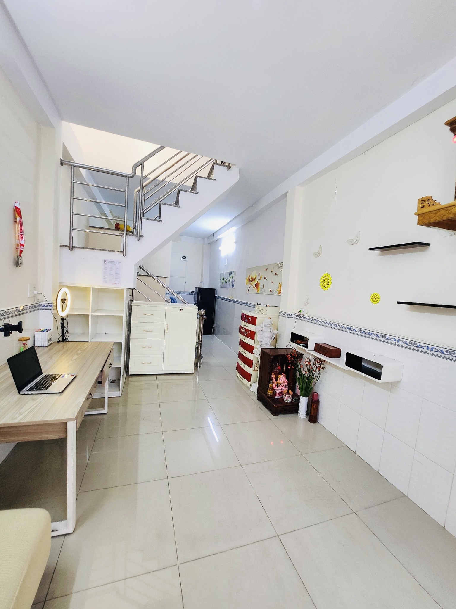 CHO THUÊ nhà nguyên căn HXH đường Nguyễn Văn Cừ Quận 1 – Giá thuê chỉ 14 triệu/tháng hẻm thông tứ tung