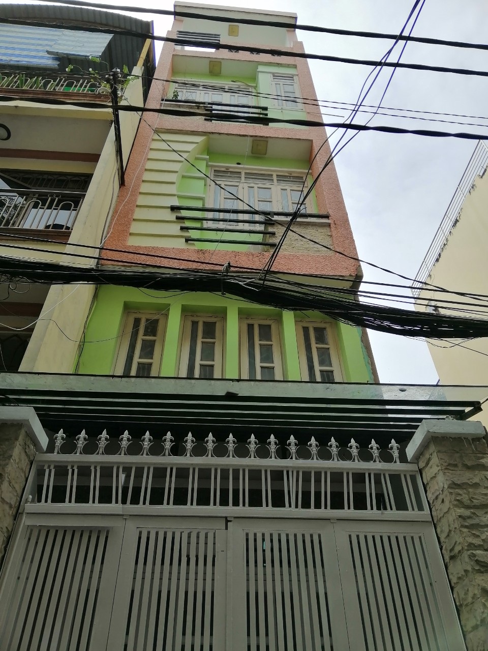 Nhà phố xinh rẻ 3 x 10m 1 trệt 4 lầu Nguyễn Đình Chiểu Q3 TP.HCM