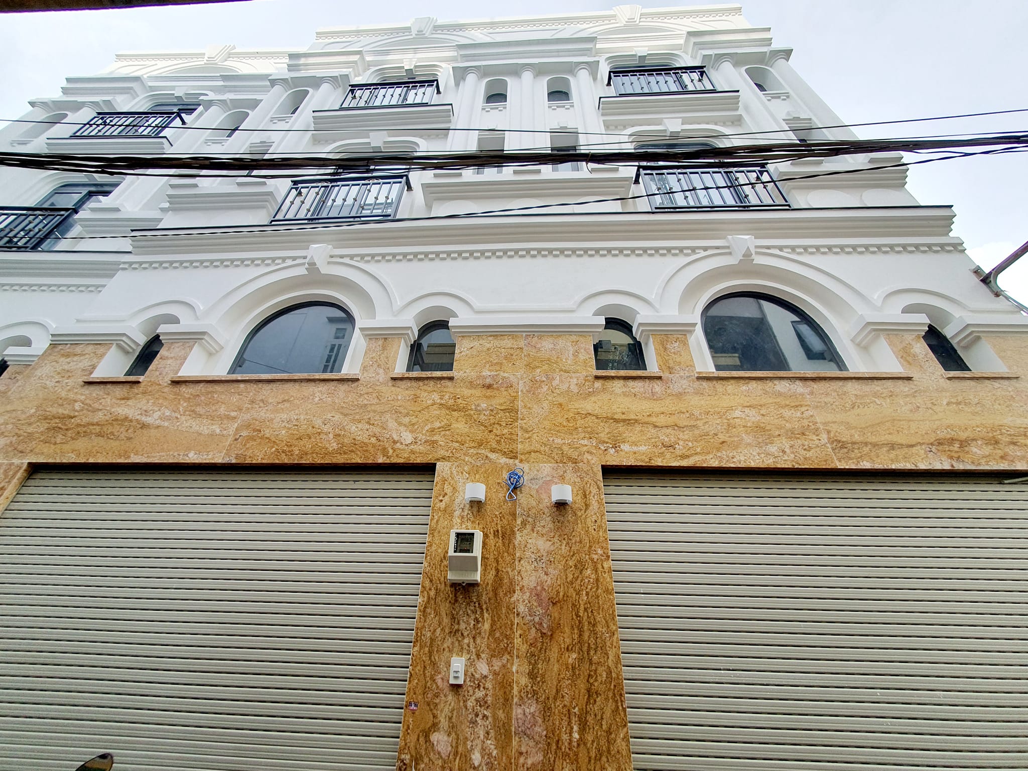 HẺM XE HƠI SÁT MẶT TIỀN - 3 CĂN LIỀN KỀ - NHÀ MỚI ĐẸP XÁCH VALI VÀO Ở NGAY