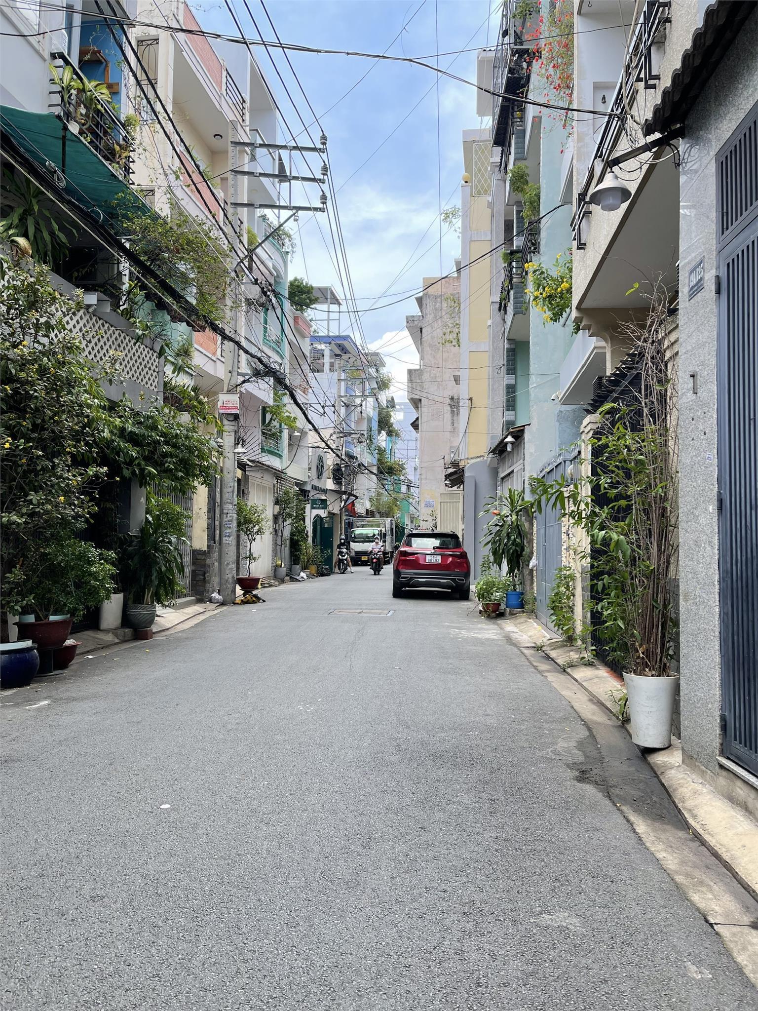 BÁN MẶT TIỀN PHAN XÍCH LONG PHÚ NHUẬN - VỊ TRÍ KINH DOANH CỰC ĐỈNH - 52 M2- 5 TẦNG - CHỈ 22.tỷxxx