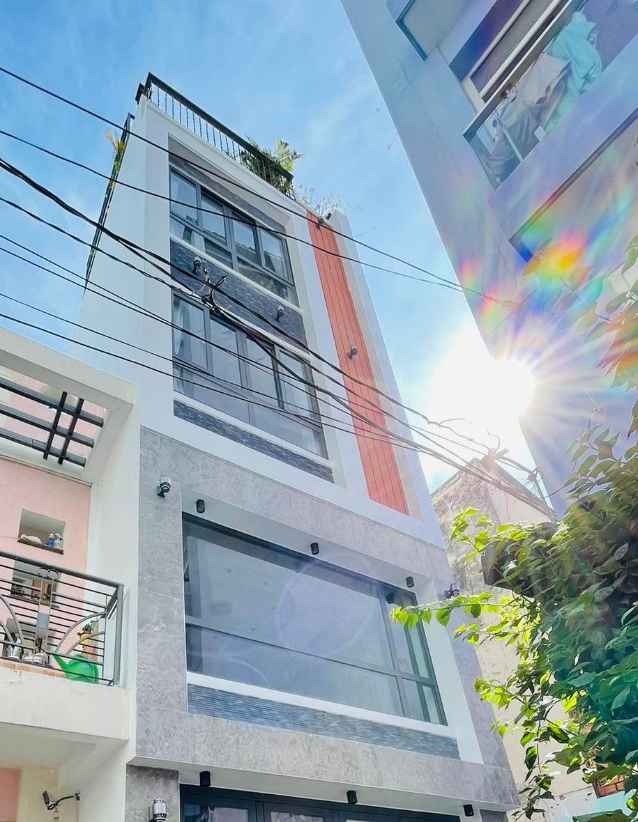 Bán nhà HXH Hoàng Hoa Thám, Bình Thạnh, đẹp lung linh, 5 tầng, 30m2, 6.95 tỷ TL