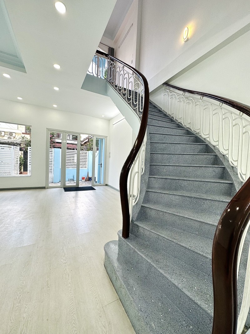 Bán đất tặng Biệt thự, Hẻm 8m, đường Phan Đăng Lưu, TTHC Quận, 6.6x21, nhỉnh 15 tỷ