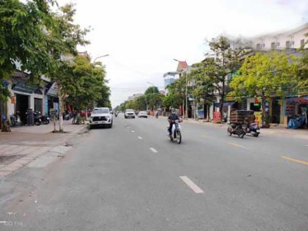 2 ban-nha-hoang-van-thai-2