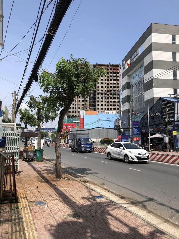 BÁN NHÀ MẶT TIỀN ĐƯỜNG SỐ PHƯỜNG TÂN QUY QUẬN 7 - 136M2.