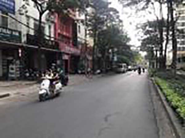 ban-nha-nguyen-thi-thap-3