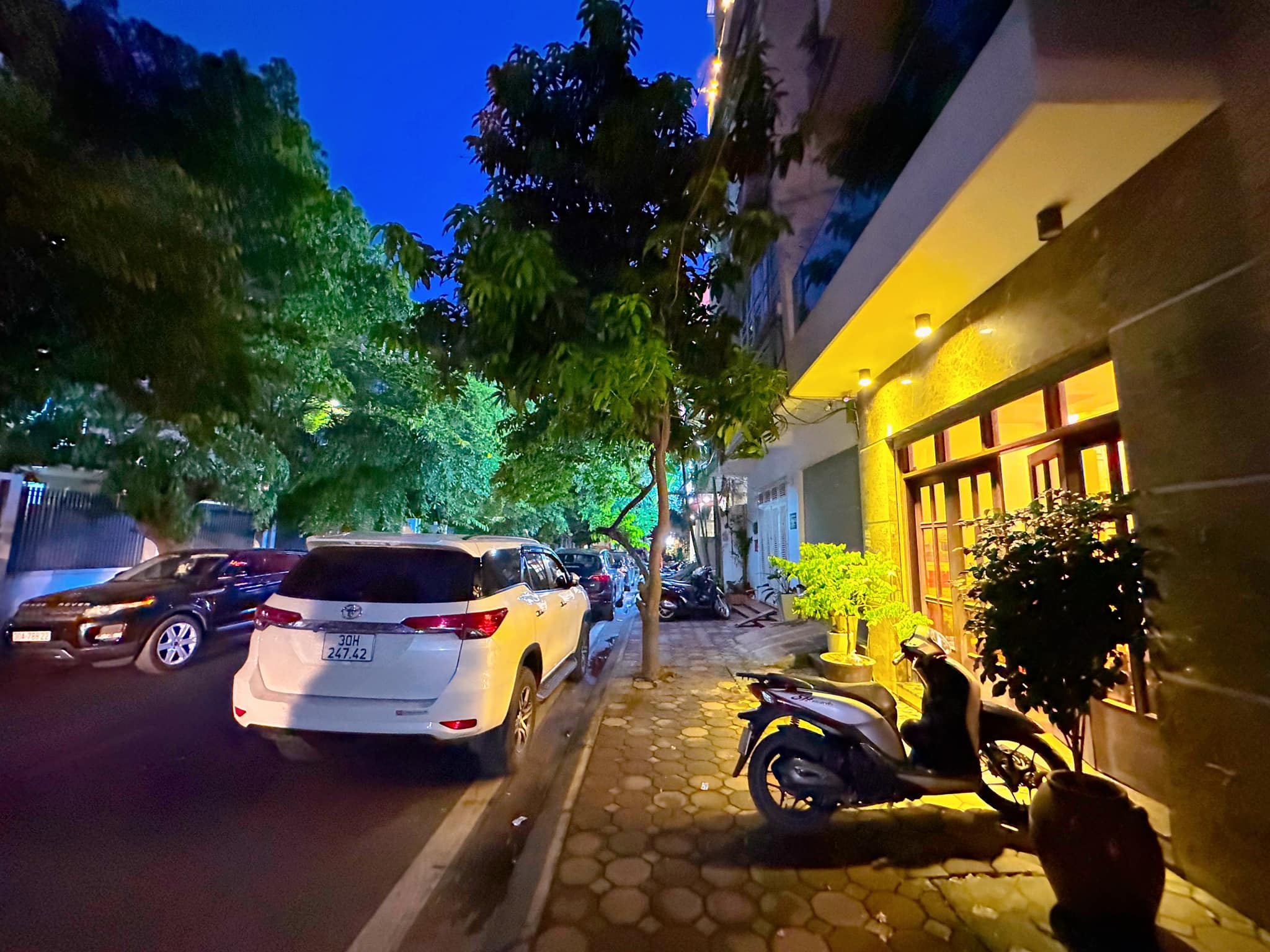 Bán nhà phố Hoàng Cầu, Đống Đa, ô tô đỗ cửa. LH: Địa Thủy Sư Trần Thọ