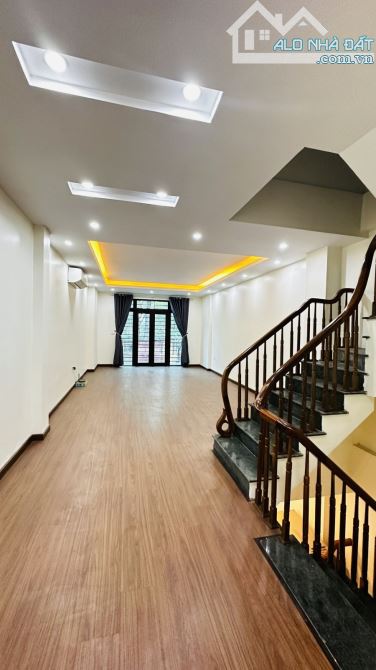 Bán nhà Mặt phố Bạch Thái Bưởi, Văn Quán, Hà Đông: 82m2, 6T, MT5m, 22.2tỷ