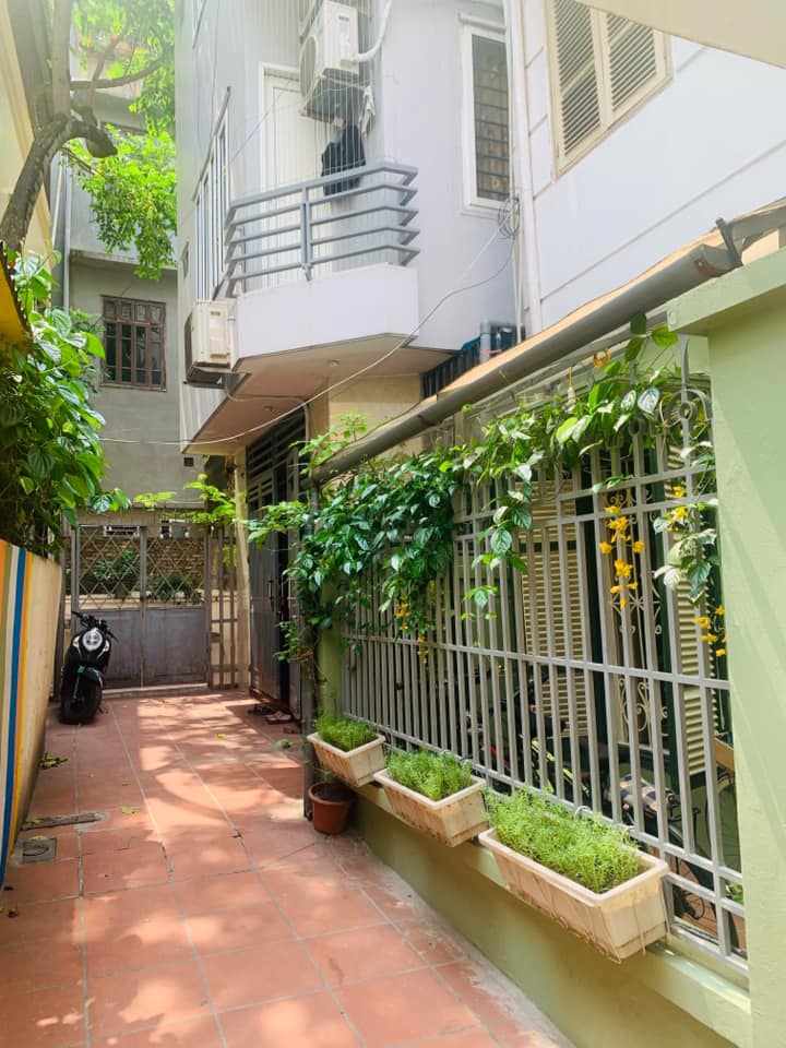 Bán nha KIM MÃ - LÔ GÓC 3 THOÁNG DÂN XÂY 35/40m2 x 5 tầng, mt4,55m, chỉ 5,3 tỷ