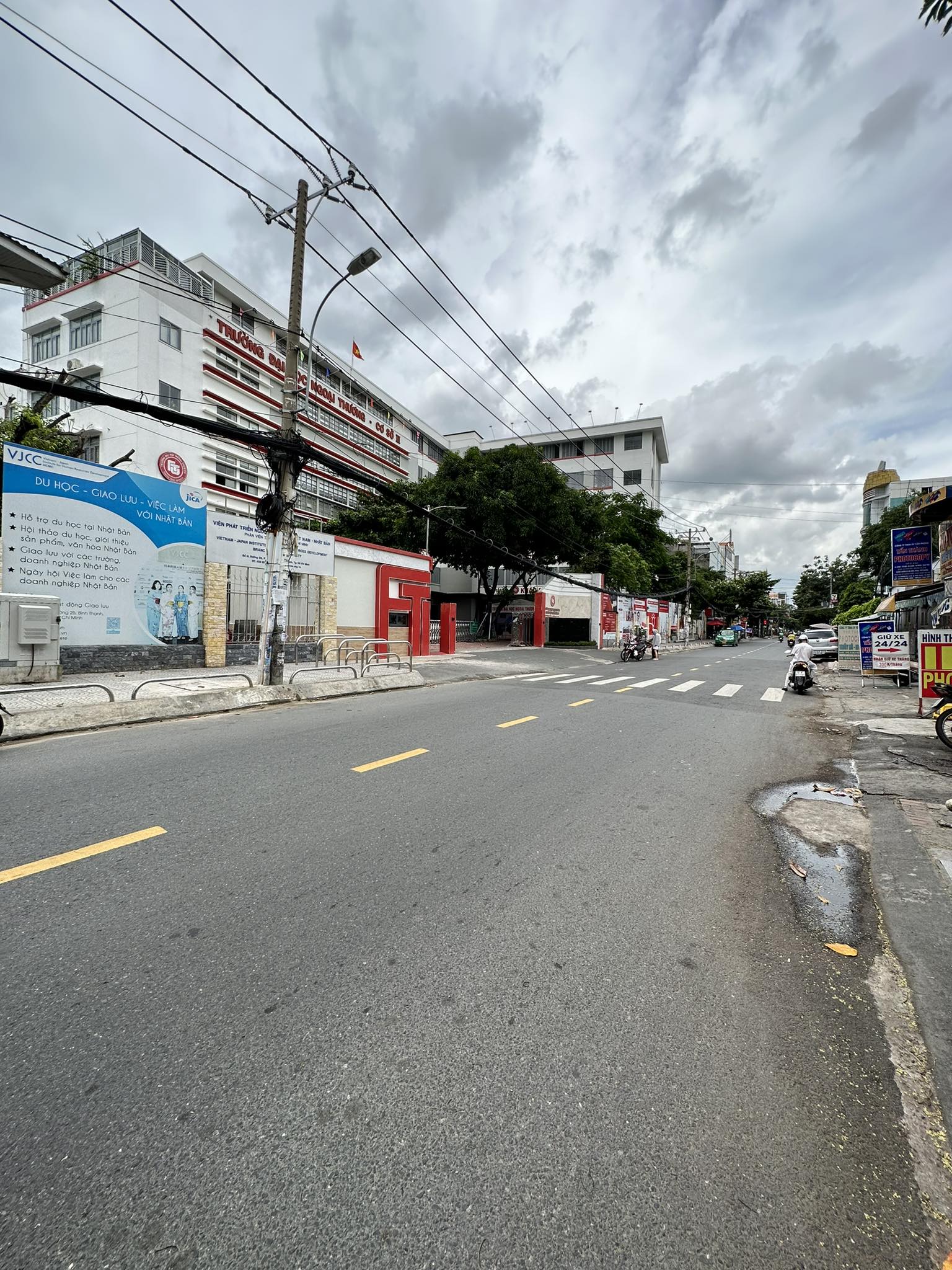 Bán nhà MT D5 nối dài DT 80m2. Nhà không lộ giới, 2 MT trước sau