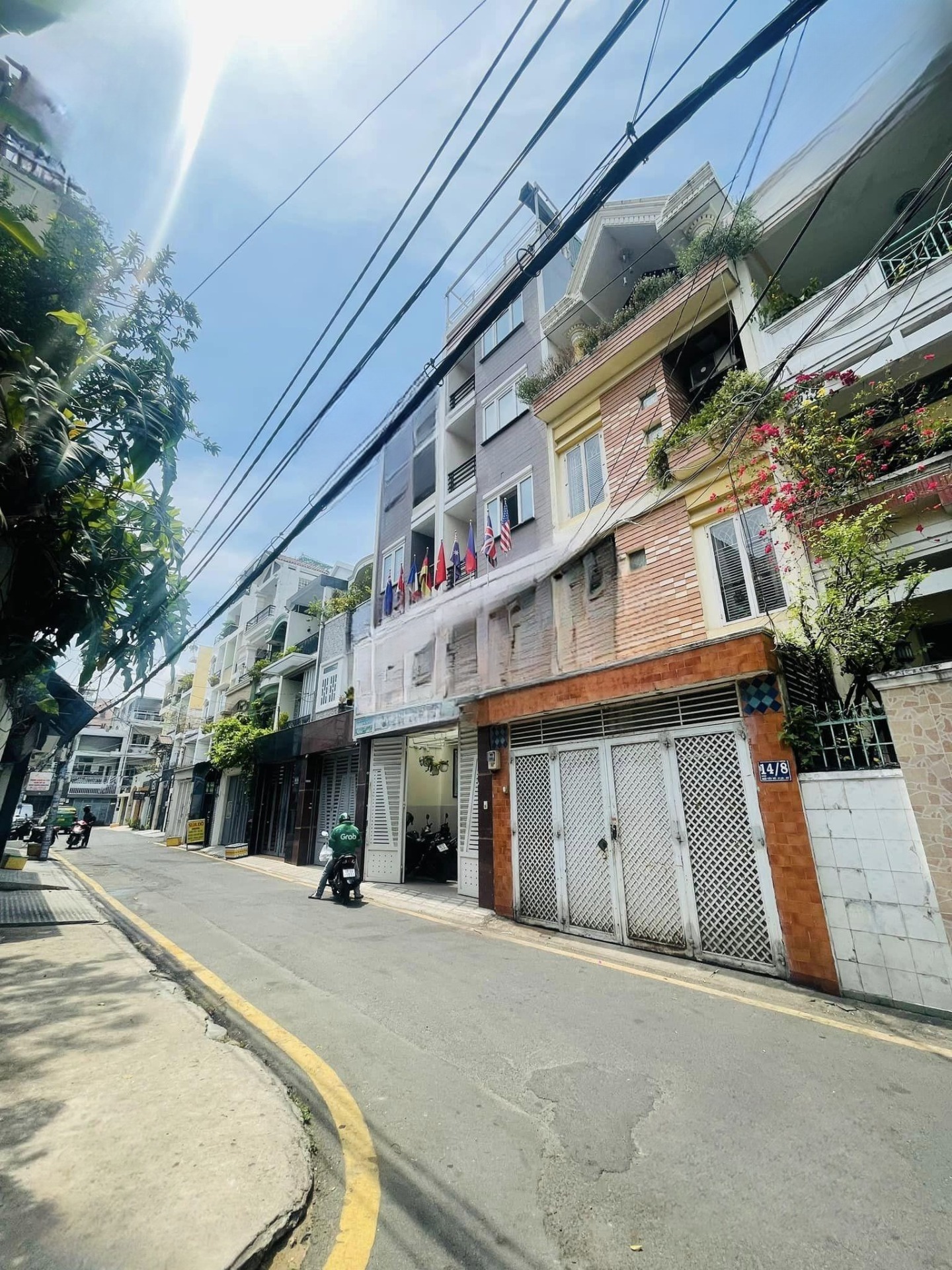 Phường 19 sát Q1, Nguyễn Hữu Cảnh vào chỉ mấy trăm mét, nhà 2 tầng, sổ CN 49m2, chỉ 6 tỷ