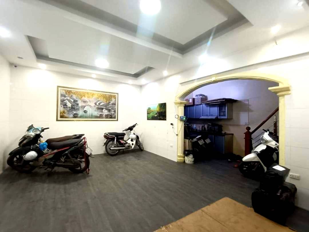 Bán nhà ngõ 44 Nguyễn Phúc Lai, lô góc, 4 tầng, giá cực tốt.