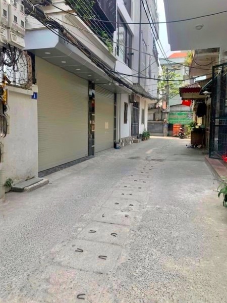 NHÀ MỚI HƠN 4 TỶ HỒNG TIẾN 5T OTO 7 CHỖ QUA NHÀ