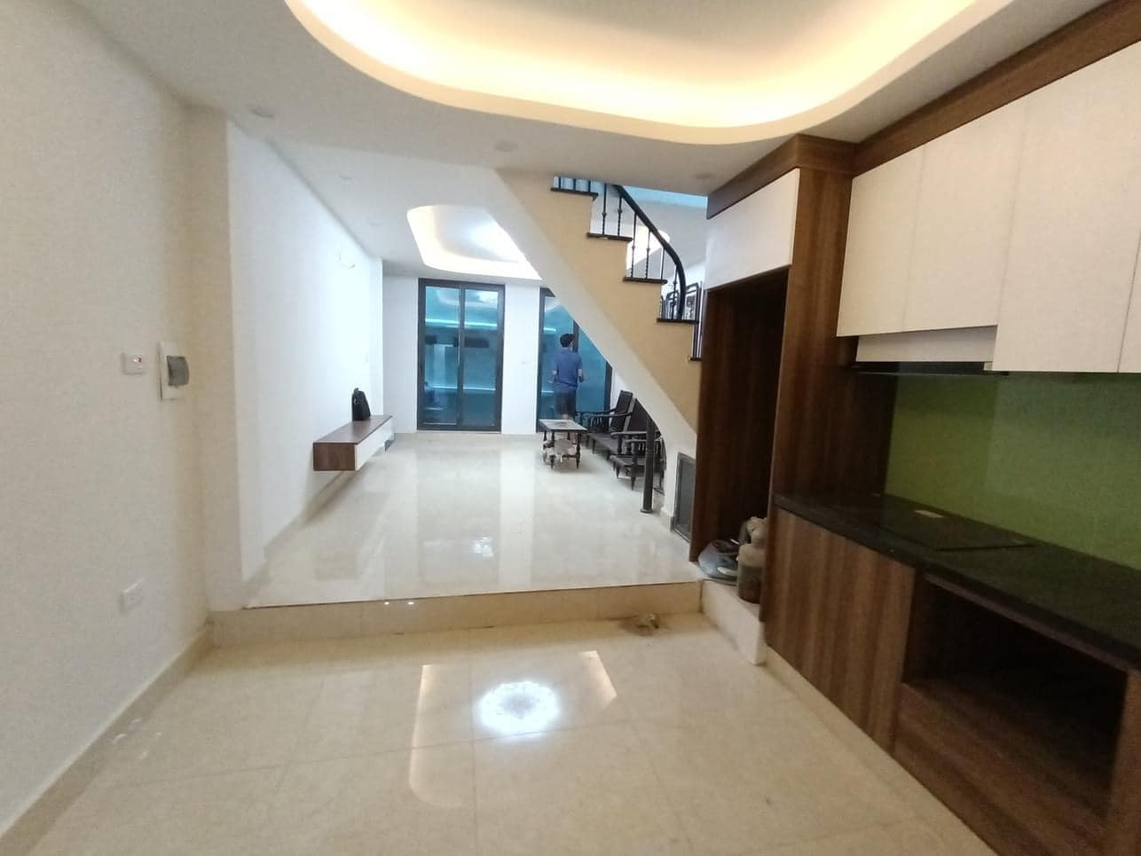 bán nhà trương định -ô tô tránh cách nhà 20m - 2 tầng- giá nhỉnh 2 tỷ.