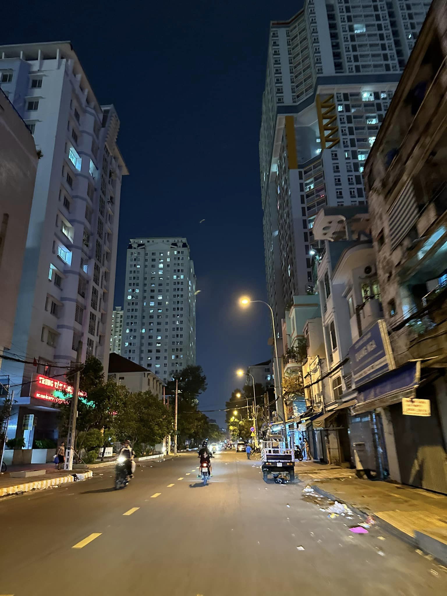 Chỉ 3.2 tỷ có nhà 5m ra HXT tránh, 3 tầng hoàn công, ngang 3.5m, Hiếm Q10