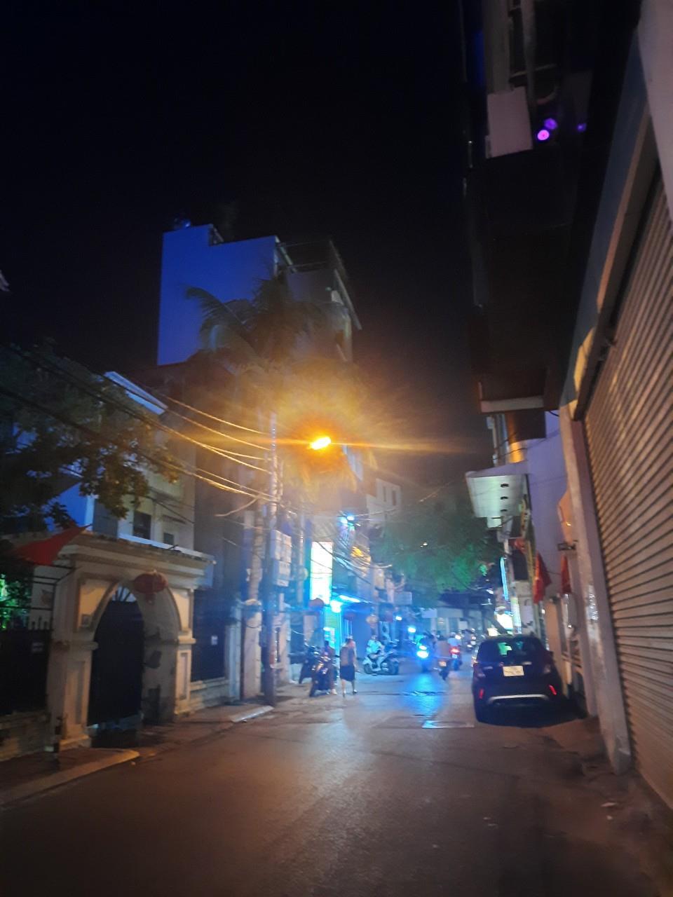 TRUNG TÂM CẦU GIẤY - MẶT TIỀN SIÊU KHỦNG - 10M- GIÁ CỰC HỢP LÝ