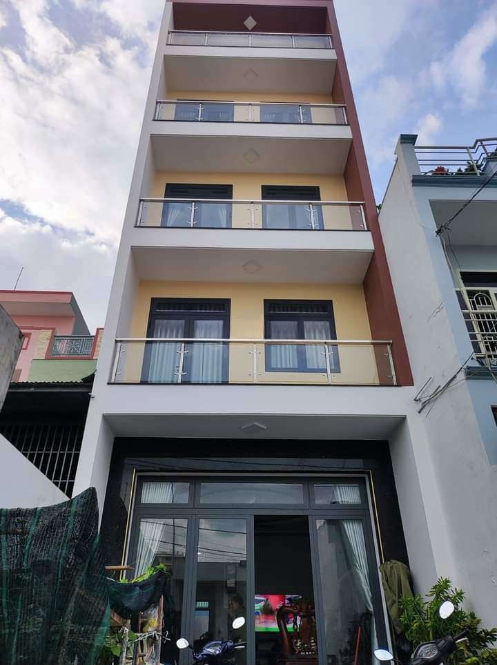 Bán nhà Mặt tiền Đông Bắc (TCH33), 1T4L ST. Dt 5,2 x 33 sàn gần 500m2 chỉ 88 triệu/m².