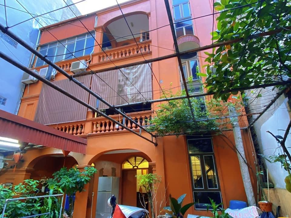 Nhà Hiếm ! Diện tích 137 m Hồ tùng mậu chỉ nhỉnh 12tỷ ,Xây chung cư dòng tiền 740/ năm.