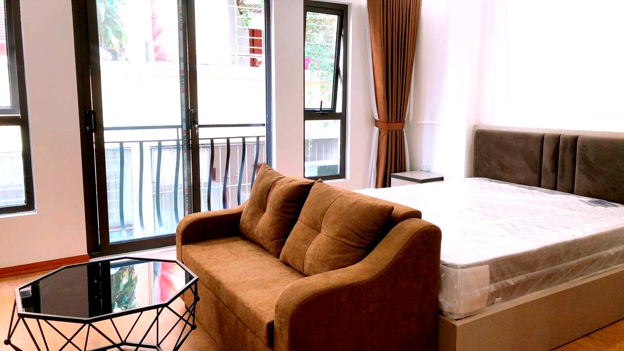 BÁN NHÀ PHỐ MAI DỊCH: 55m2, 7 tầng, ôtô Mec vào, cho thuê gần 110tr/tháng.