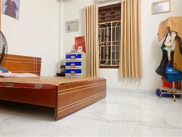 BÁN NHÀ RIÊNG TRUNG KÍNH QUẬN CẦU GIẤY DT 60M*5T GIÁ CHÀO 7.9 TỶ