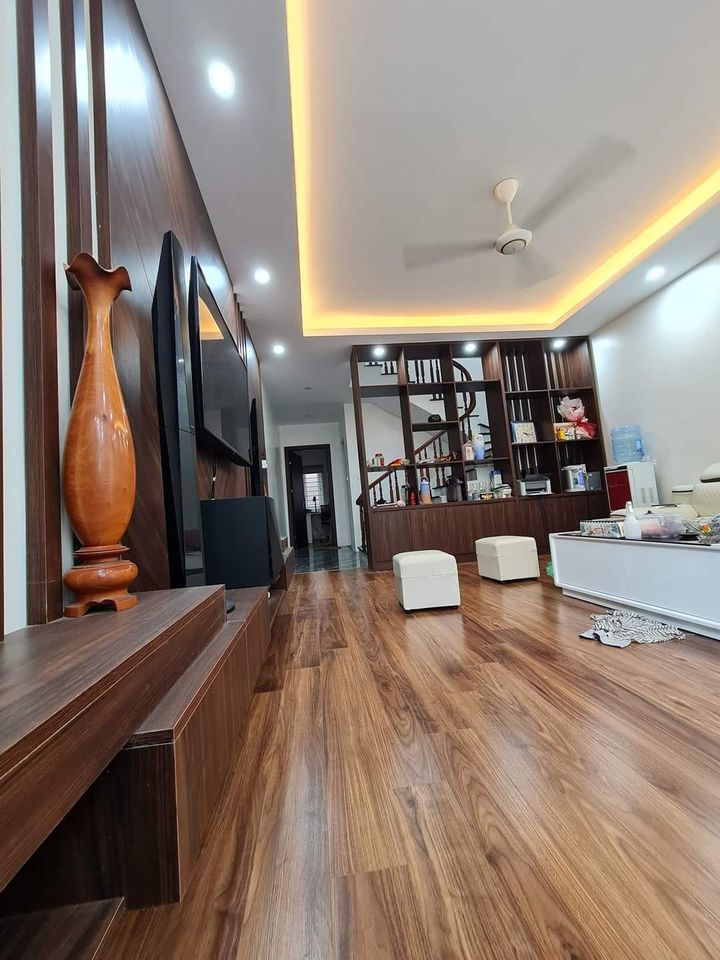 BÁN NHÀ SIÊU ĐẸP KĐT HUD Ô tô tránh 40m 5T - 5 tỷ