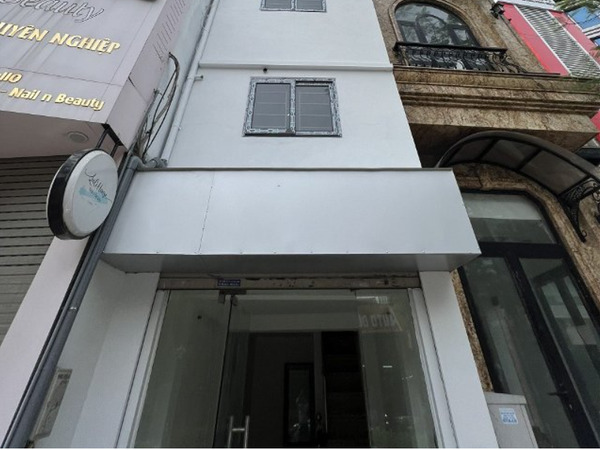 Bên ngoài ngôi nhà mặt đường Nguyễn Văn Cừ giá nhỉnh 5 tỷ cần bán ngoi-nha-mat-duong-Nguyen-Van-Cu-gia-nhinh-5-ty-can-ban