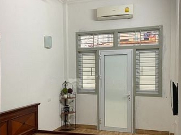 ngoi-nha-so-3-tai-mat-ngo-228-Ngoc-Lam-1