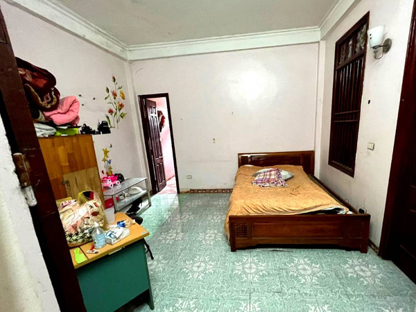 Khu vực phòng ngủ tại ngôi nhà bán hiện nay ngoi-nha-trong-ngo-274-3-ngoc-lam-can-ban-2