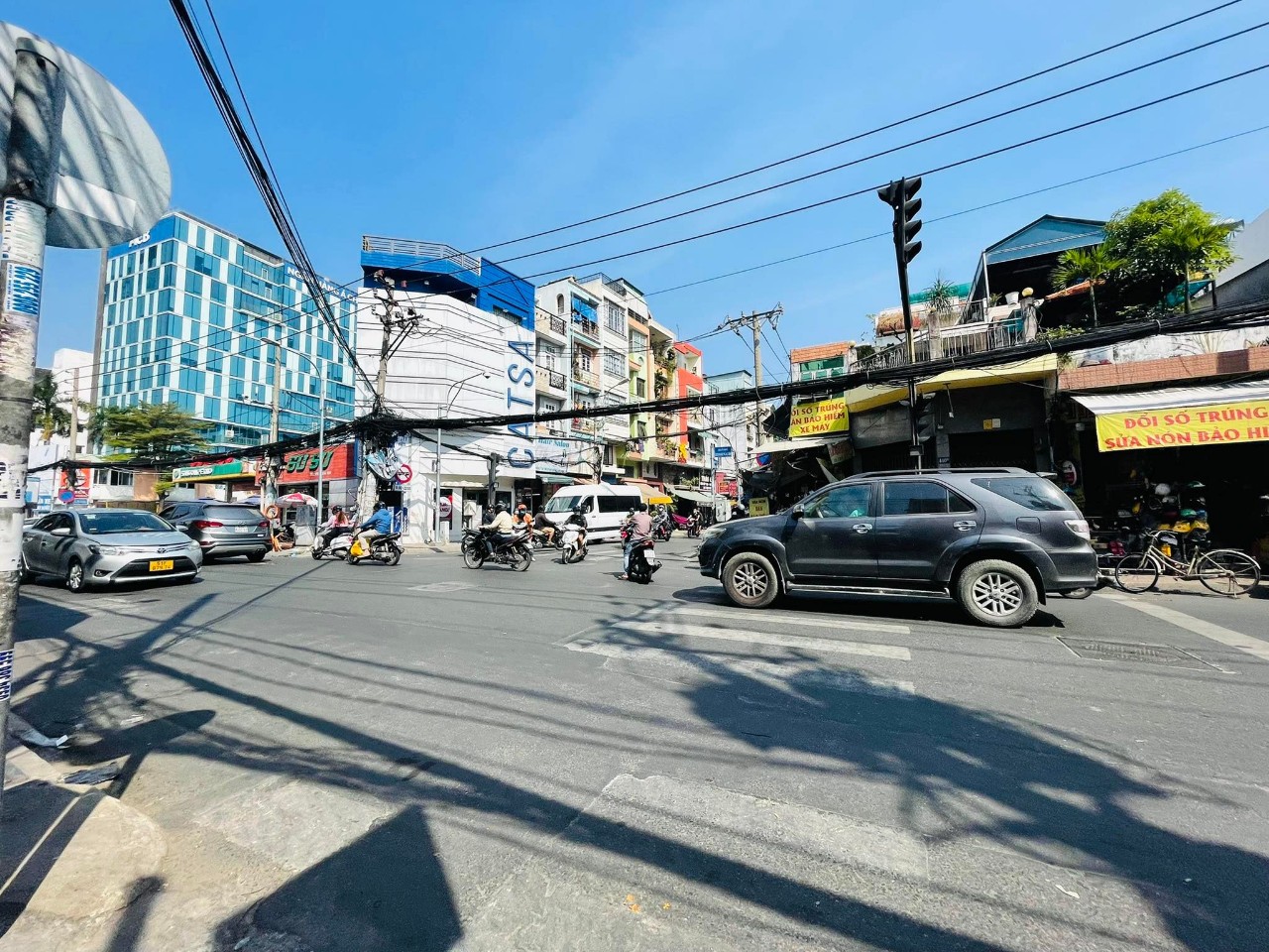 Nhà Bán CMT8 Q10 - CV Lê Thị Riêng Chỉ 100 tr/m2, 61m2 , 3 Tầng BTCT