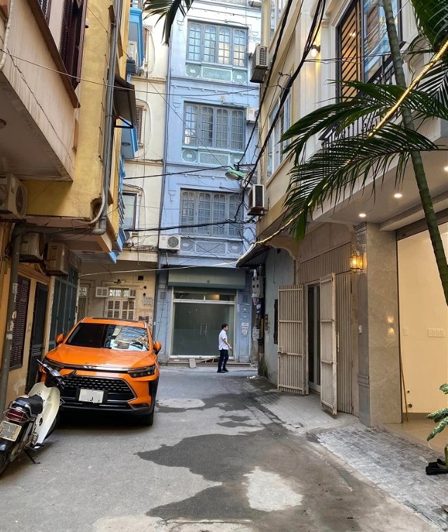 Nhà đẹp sát phố Trần Duy Hưng, ngõ to như phố, ô tô vào nhà, 51m2, 13.5 tỷ