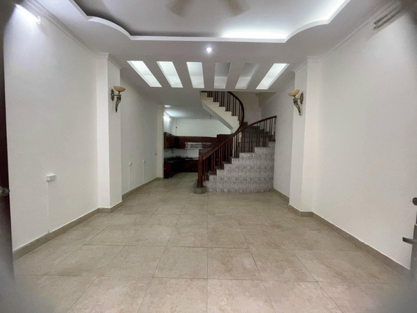 nha mat duong xuan hong 1