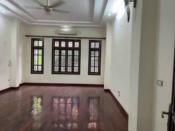 nha mat duong xuan hong 2