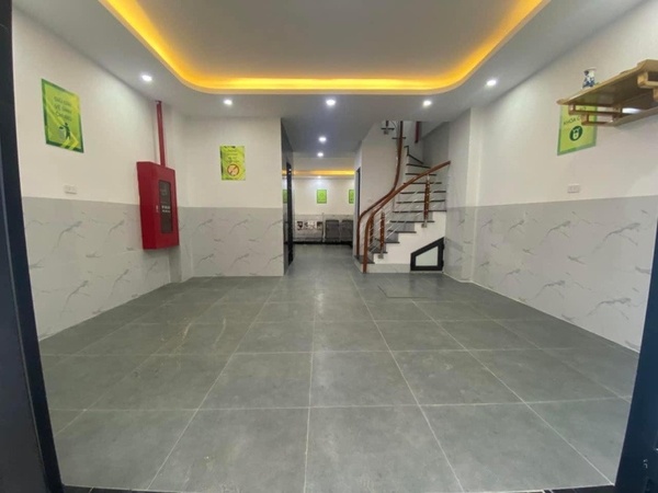 nha mat pho duong luong the vinh 2