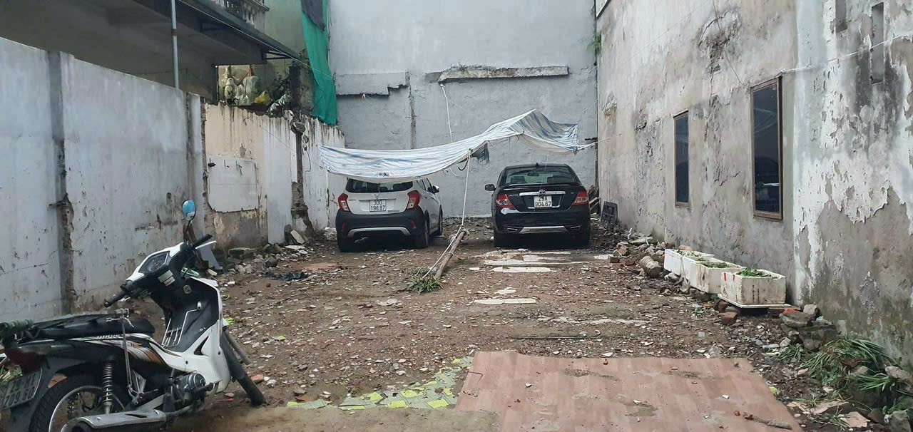 CC bán gấp đất Phương Canh, Trịnh Văn Bô 68m2, ngõ thông KD, xe tải tránh nhau, giá 5.3 tỷ