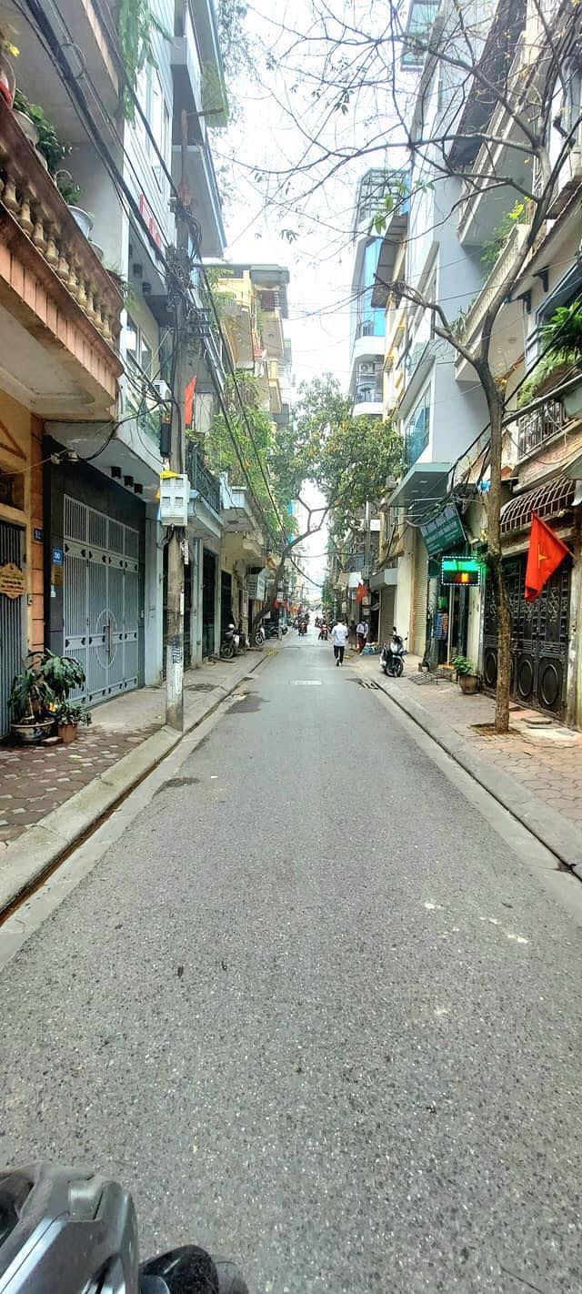Phố Vip Văn Cao_Phân Lô Vỉa Hè Rộng_Oto Tránh Đỗ_2 Thoáng_Vượng Khí_KD Sầm Uất_Dân Trí Cao