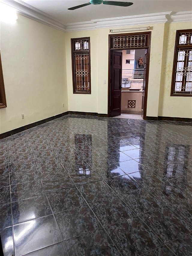 BÁN NHÀ LẠC LONG QUÂN PHÂN LÔ Ô TÔ TRÁNH NHAU - NGÕ THÔNG SANG VÕ CHÍ CÔNG - MẶT TIỀN MIÊN MAN- THIẾT KẾ THÔNG SÀN.