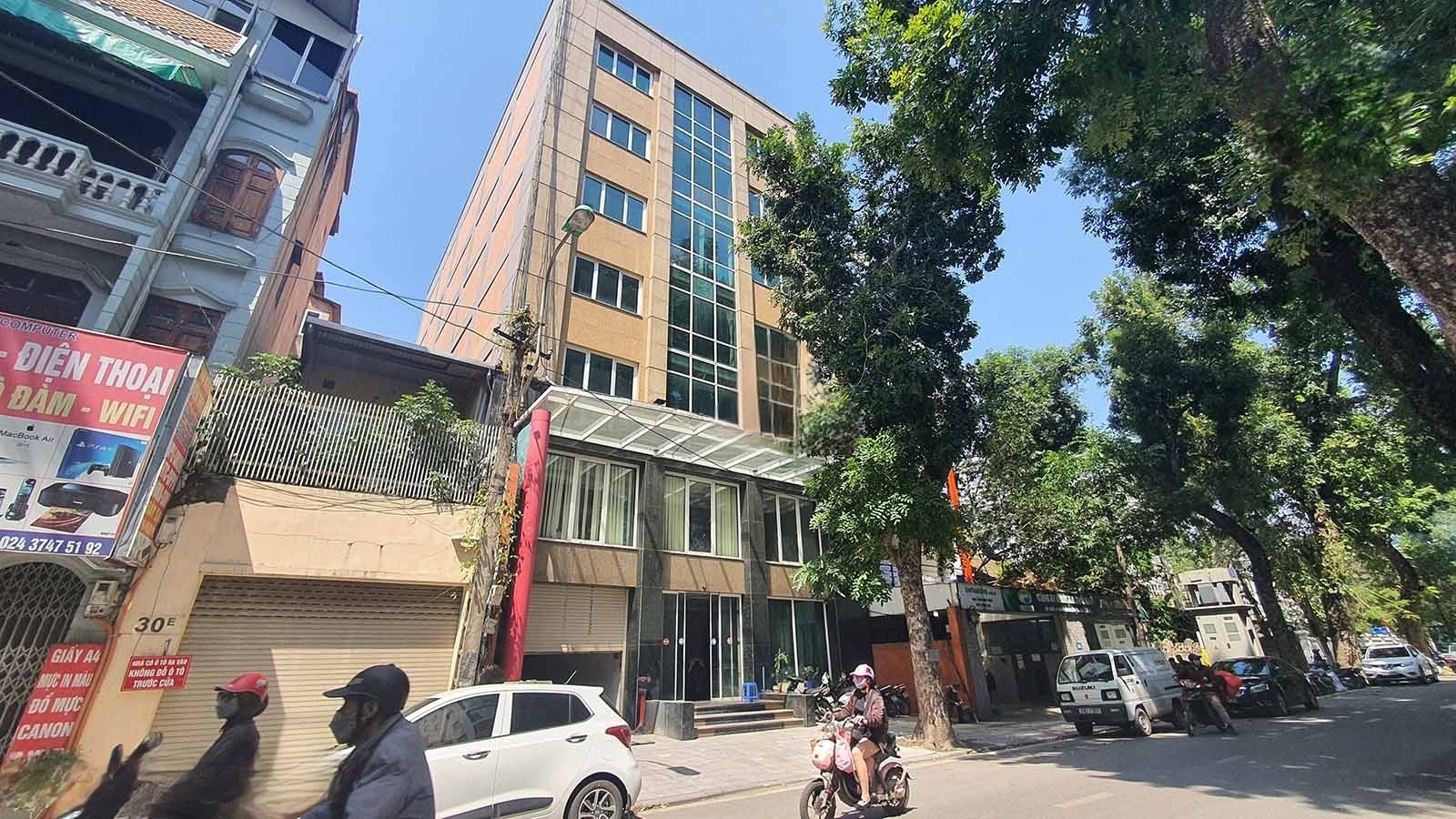 Trung Hòa Nhân Chính 300M2 Mặt Tiền 12M 76.25 Tỷ - Vỉa Hè Ô TÔ Tránh Đỗ Xây Cao 8-9 T