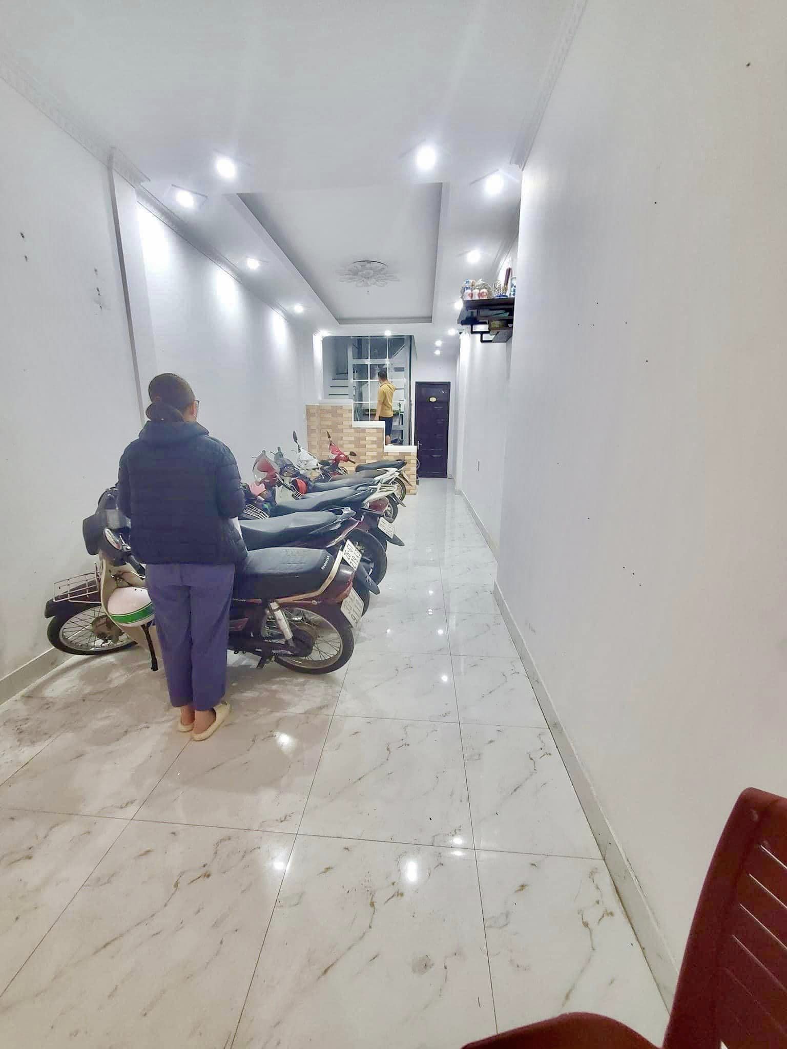 Nhà dòng tiền quận Cầu Giấy 63m 6 tầng chỉ hơn 9 tỷ full nội thất có thang máy, 9 phòng khép kín dòng tiền 700