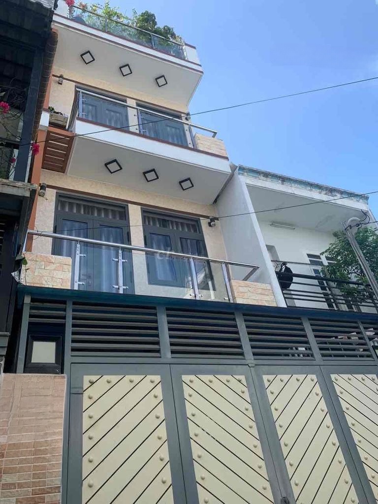 Giá Cực Sốc - Chỉ Còn 4tỷ2 Nhà 3lầu 4pn Nguyễn Văn Lượng P16 GV 4ty2