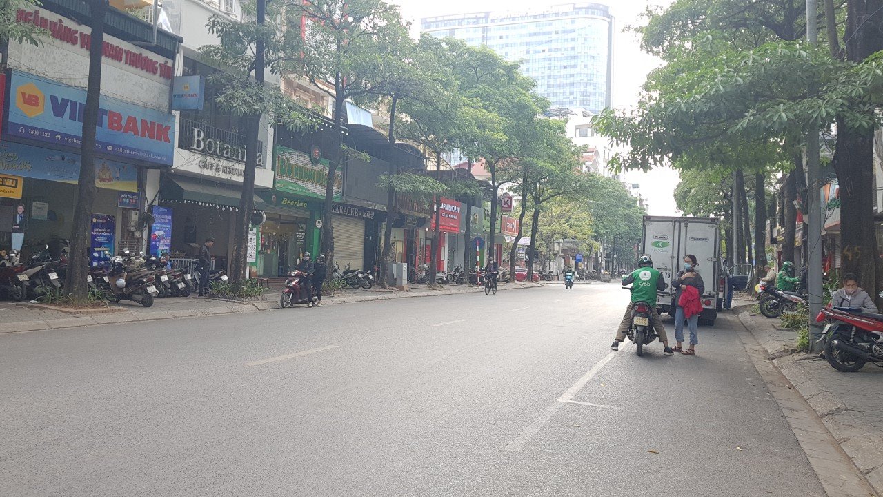 Bán nhà mặt phố Hoàng Ngân - KĐT Trung Hòa Nhân Chính: - Diện tích 51m2, xây 5 tầng.