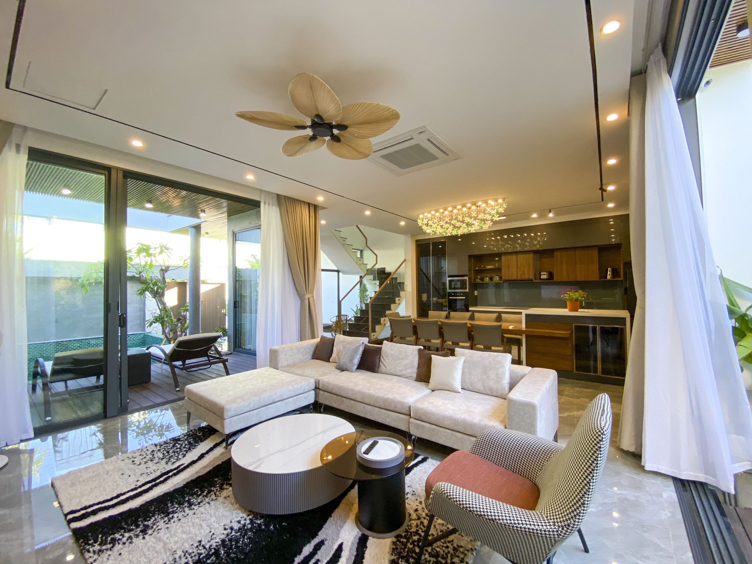 Bán căn hộ 6 tầng mặt tiền đường Ngô Quang Huy,Sơn Trà.Ngay biển Phạm Văn Đồng