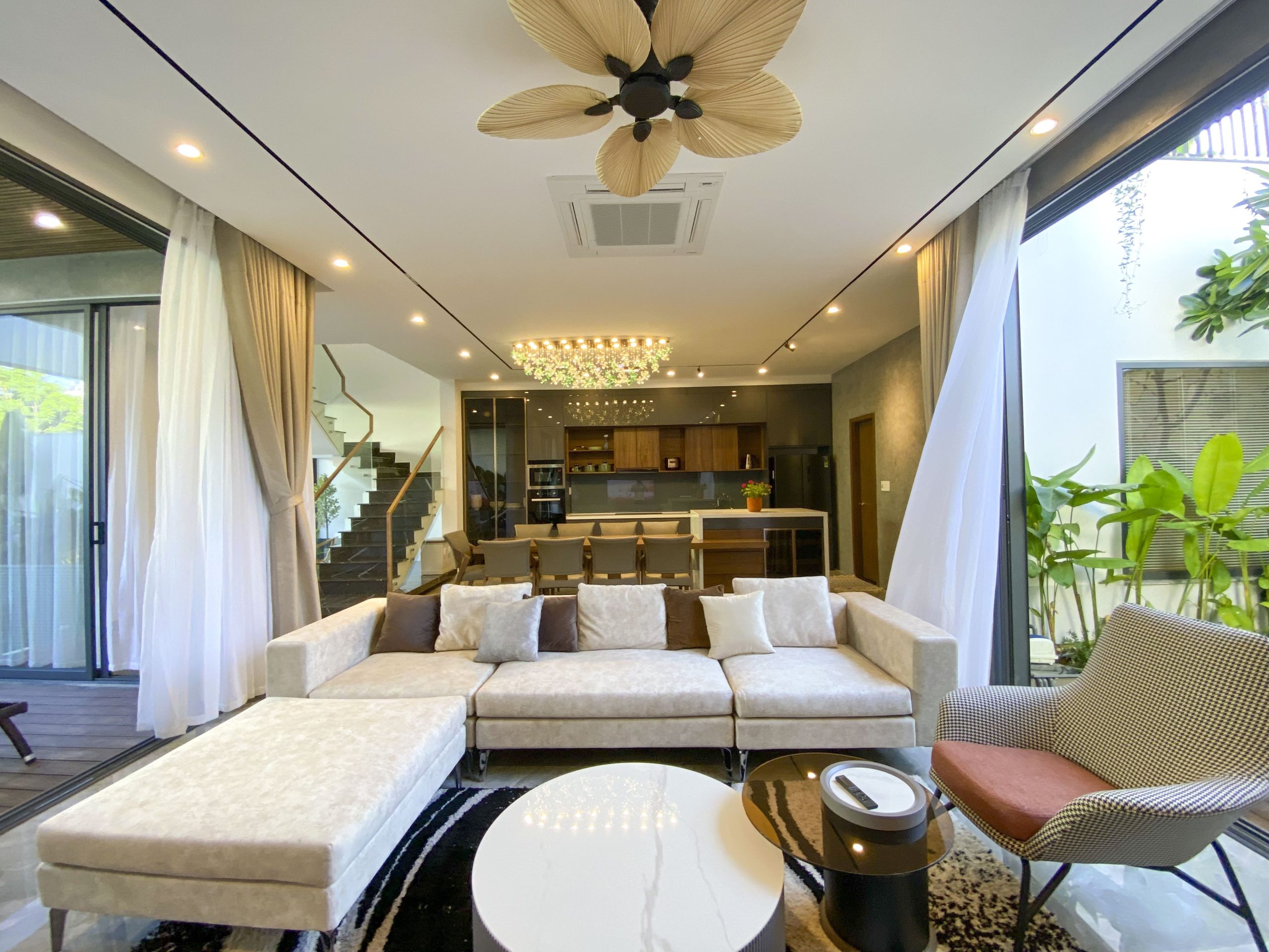 600m2