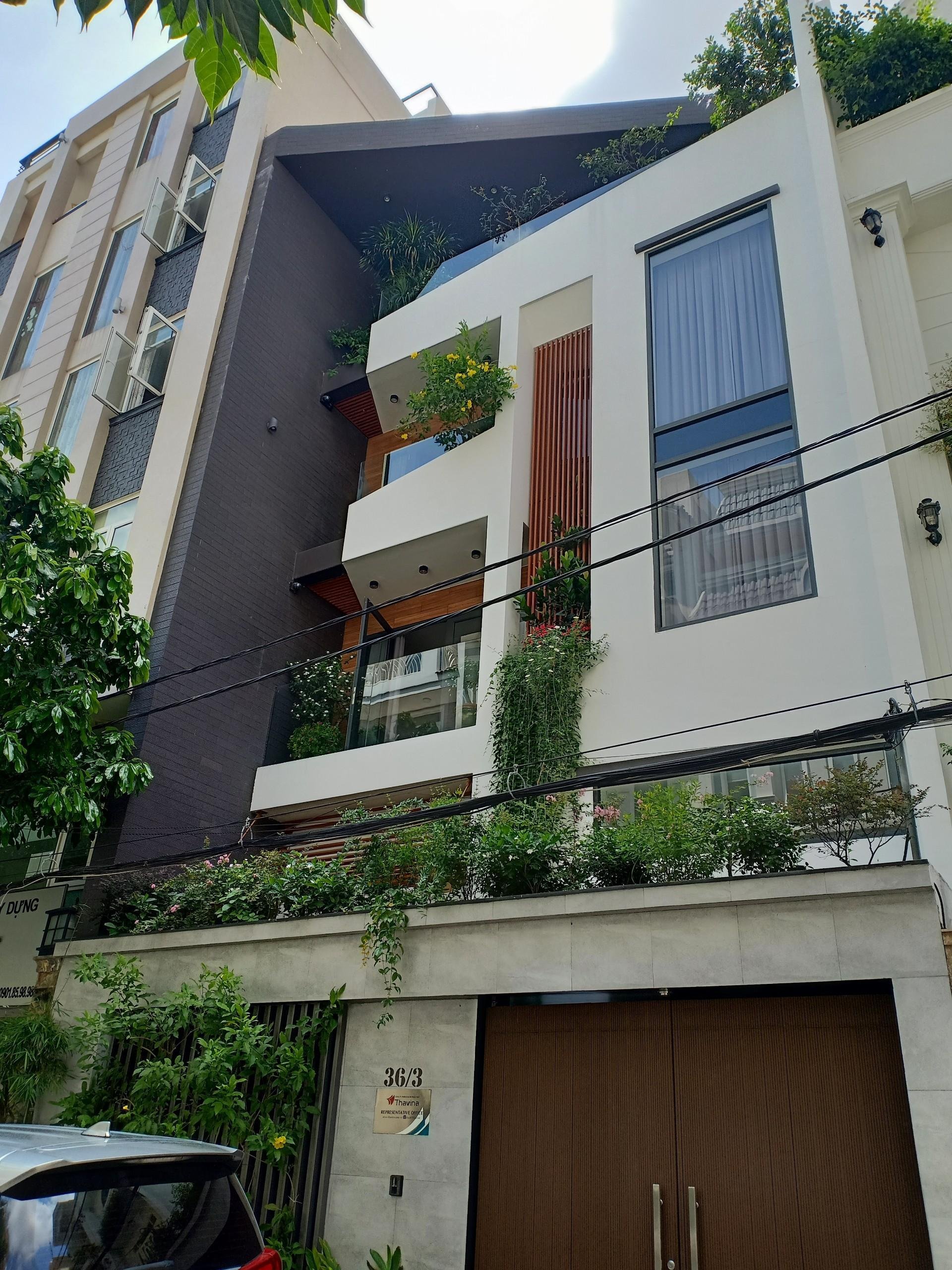 Nhà 3 tầng, 95m2 mặt tiền Lương Nhữ Hộc, đối diện ĐH Ngoại Ngữ, giá 9,2 tỷ