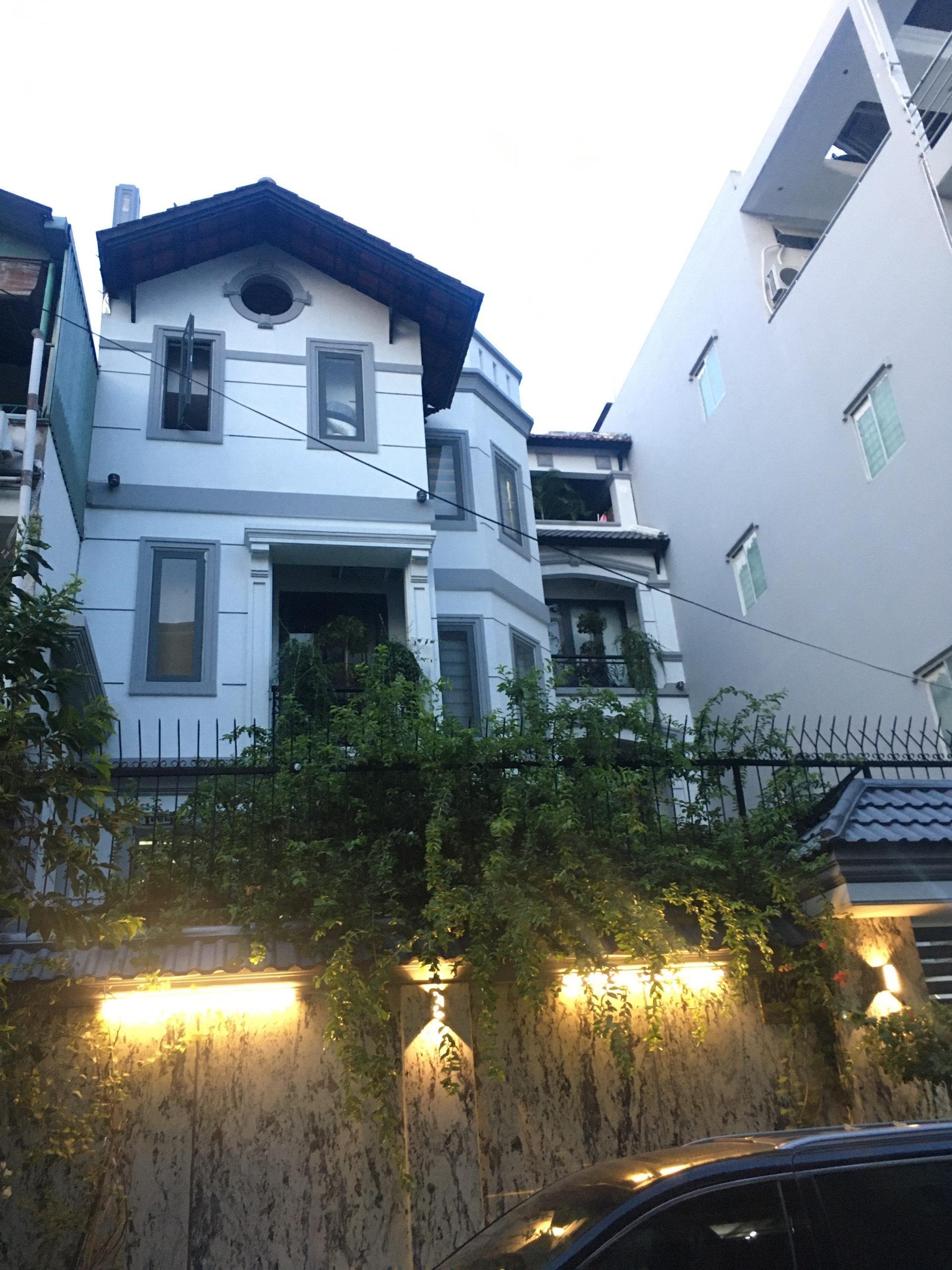 180m2